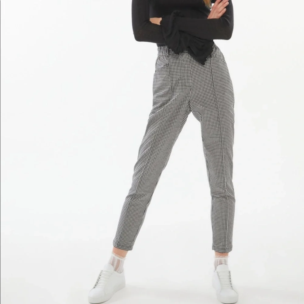 Urban Outfitters Tapered Mom Pants - Picture 4 of 4
